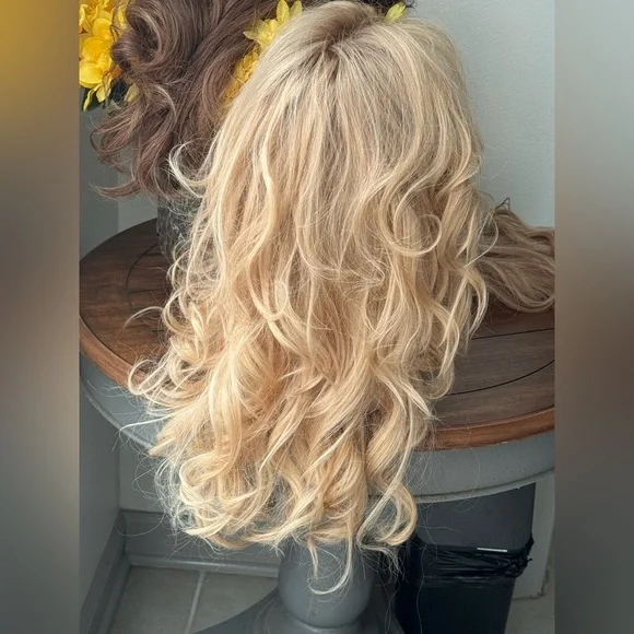 Human Hair Wig by Raquel Welch Hand Tied Top Blonde Rooted STUNNING HIGH-END WIG - Picture 15 of 15